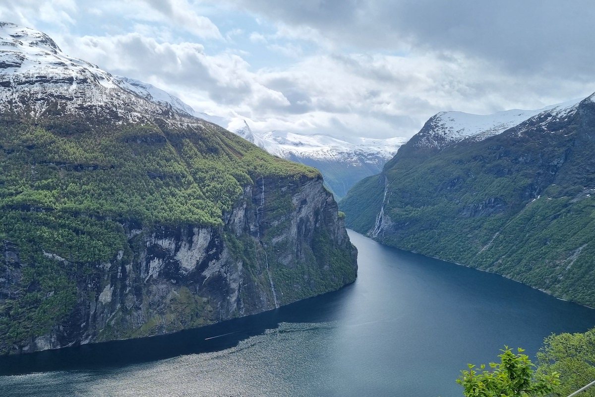 GeirangerFjord mit Blick auf die "sieben Schwestern"